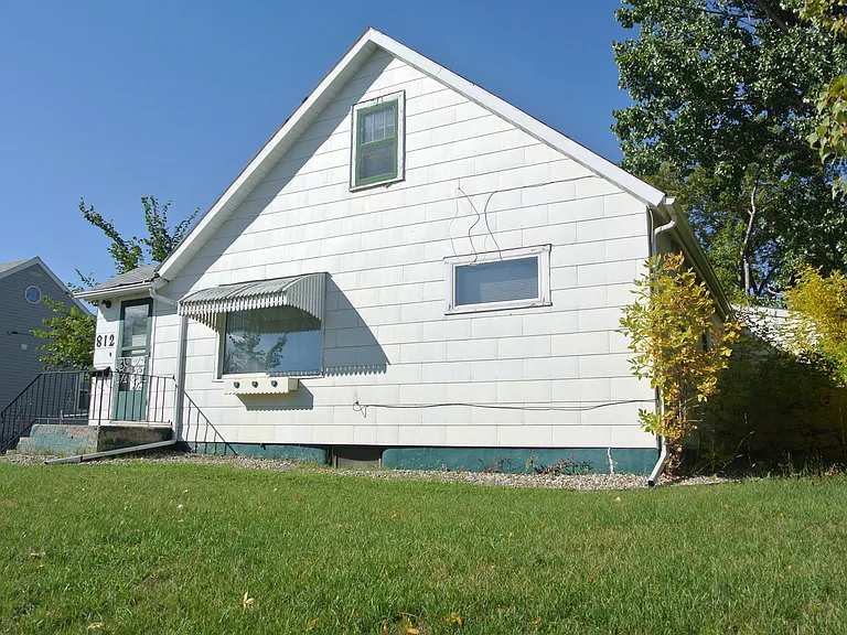 812 Park St SE — Photo 2