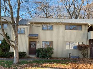 277 Shagbark Dr, Derby, CT 06418