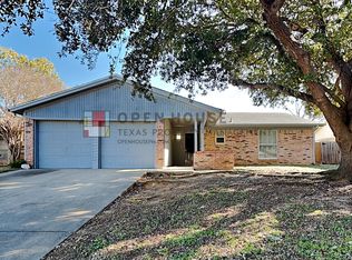 2708 Starlake Ct, Irving, TX 75060