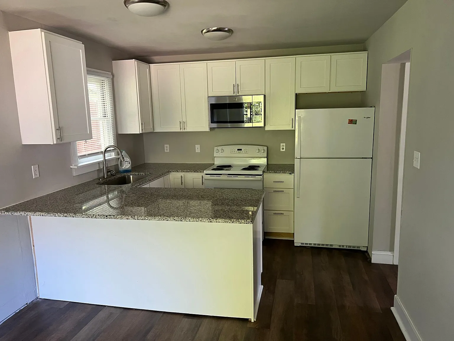 132 Chatham Woods Dr — Photo 2