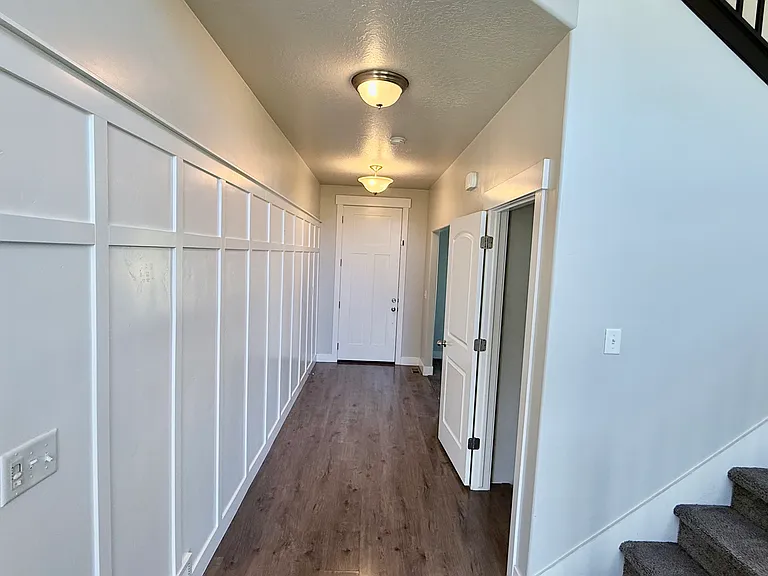 1692 W Quailhill Rd — Photo 16