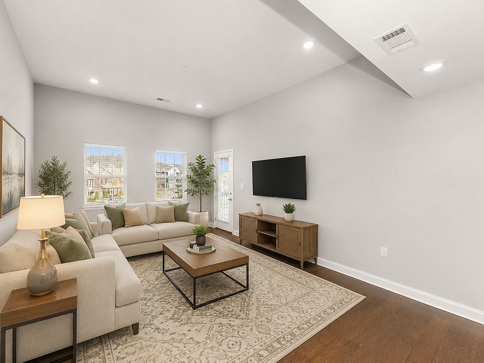 1st image of 1801 Shadow Green Dr #303