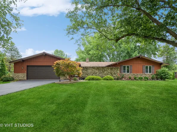 745 Hillcrest Dr, Dundee, IL 60118
