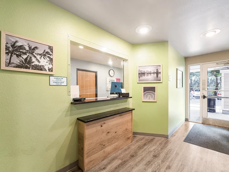 Lobby and Guest Check-in