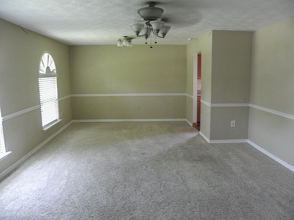 3rd image of 122 Gardenia Ln