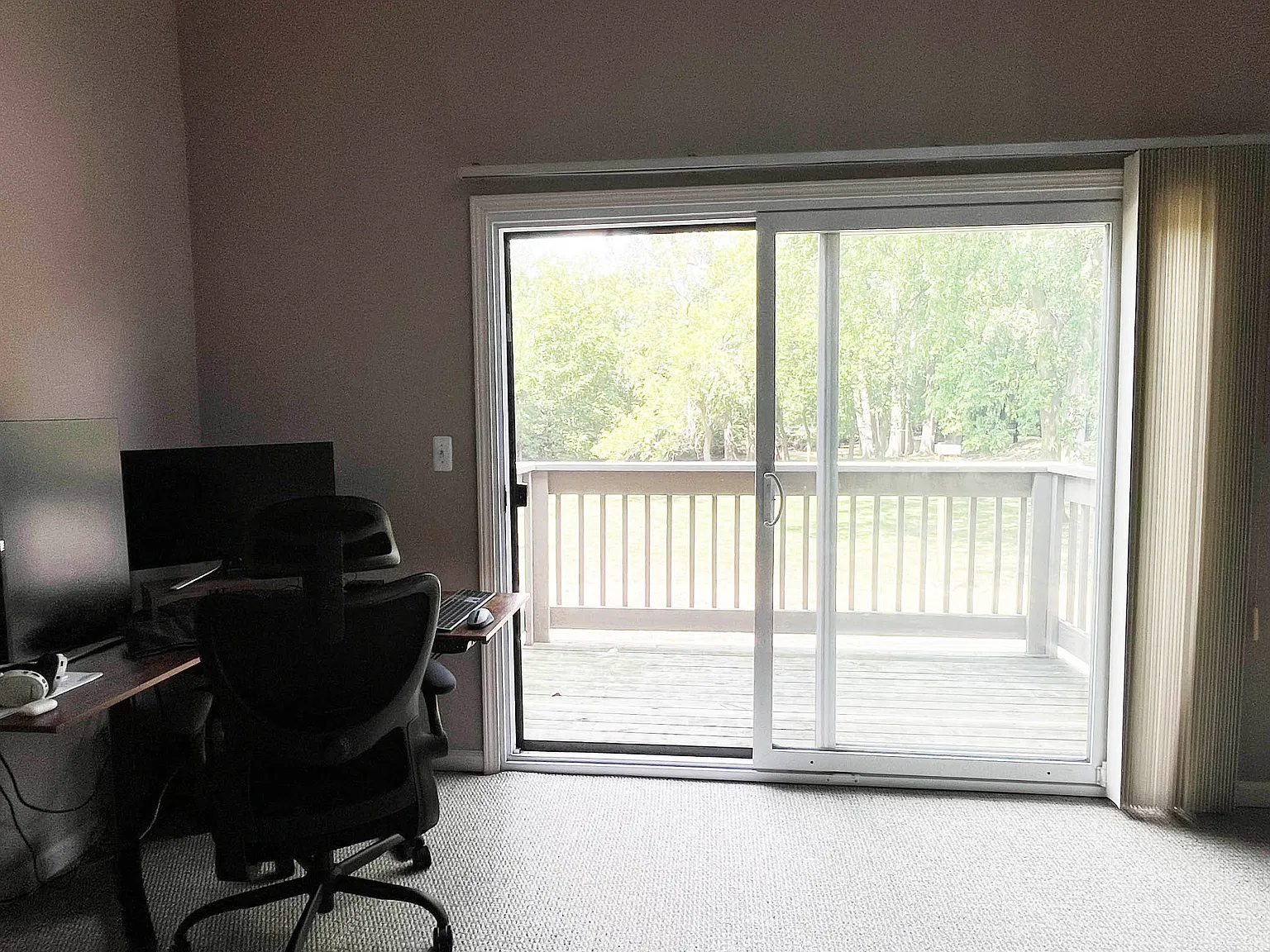 Studio, 700 sqft, $1,115 — Photo 2