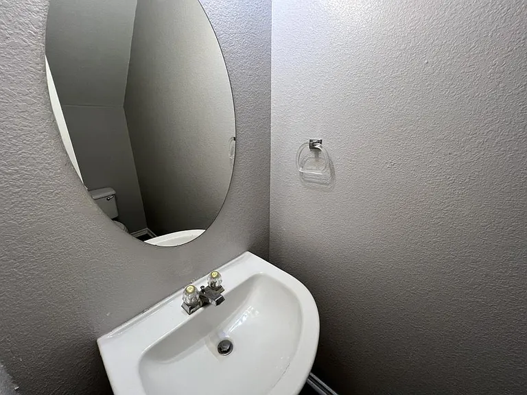 5908 Greengate Dr #C — Photo 8