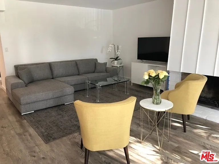 9297 Burton Way #3 — Photo 3