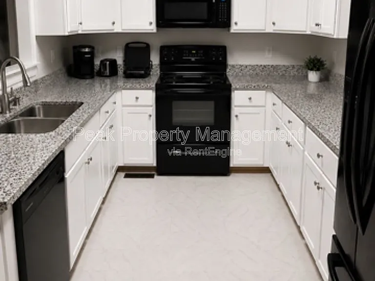 117 E 13th St — Photo 7
