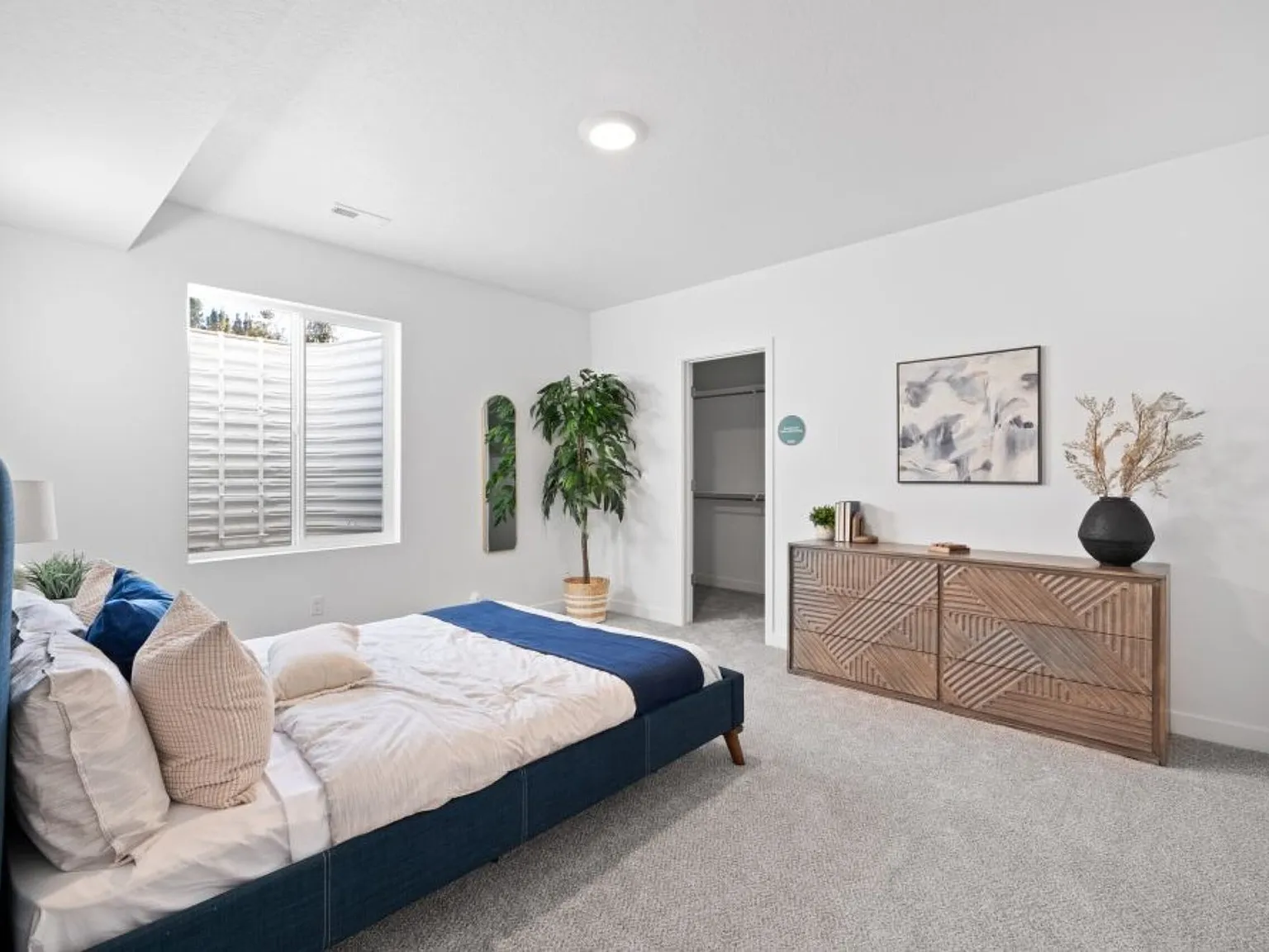 Beautiful new construction. 1 bed, 1 bath basement — Photo 2