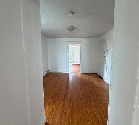 2nd image of 25 Murray Ave #3