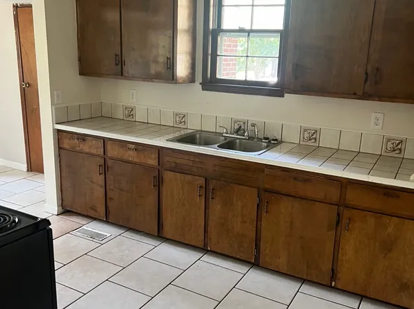 1617 N Madison St #1, Corinth, MS 38834