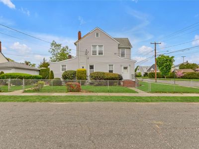 22 Bergen Street, Floral Park, NY, 11001
