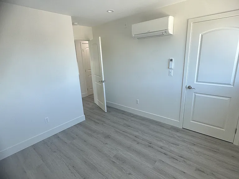 522 W 168th St #522 — Photo 3