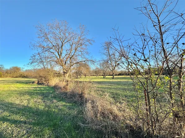 738 Cole St, Gainesville, TX 76240