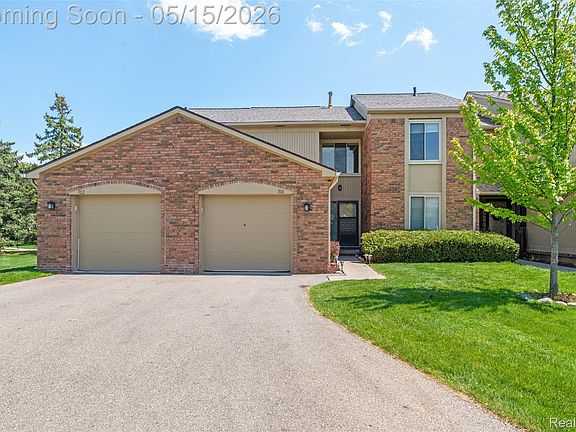 2nd image of 700 Tennyson