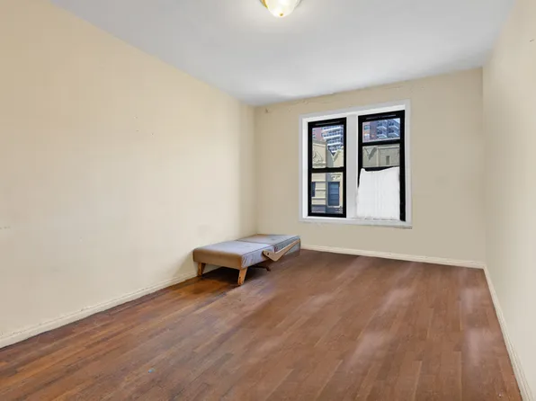 3111 Brighton 1st Place image 12 of 21