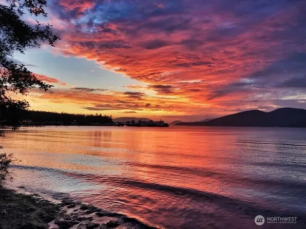 3820 Leeward Lane, Anacortes, WA 98221