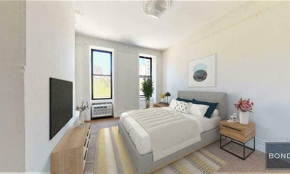 1st image of 1492 1st Ave APT 4S