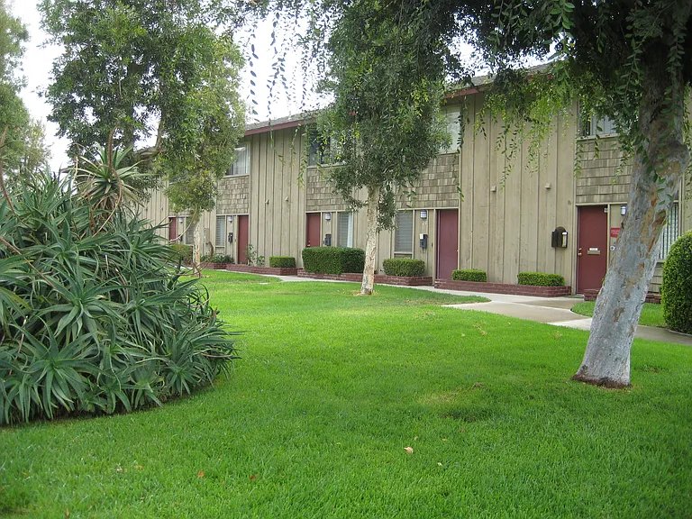 Countryside Townhomes Apartments — Photo 7