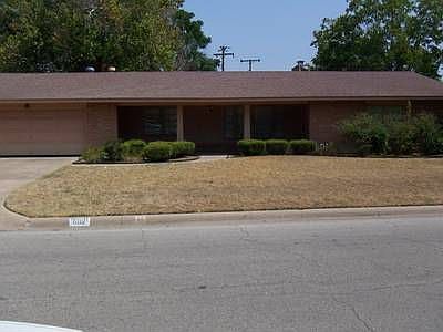 1st image of 602 W Walker Ave