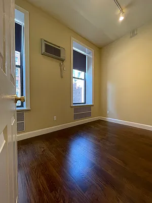 Rented by MOTION New York | media 10