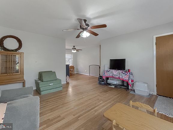3rd image of 44195 Saint Andrews Ln