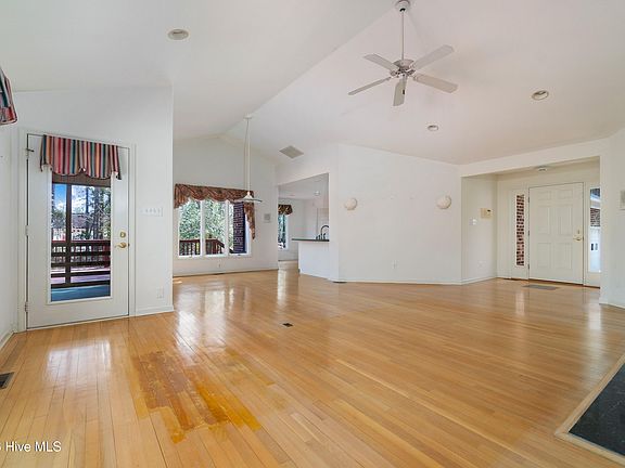 5th image of 615 Bent Tree Road