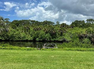 44 King Arthur Dr, Nokomis, FL 34275
