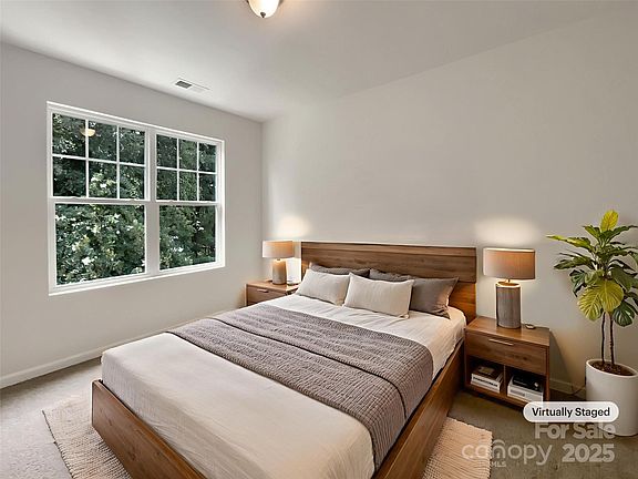 4th image of 7027 Woodsbay Ln