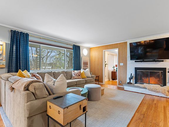 5th image of 4385 Hayden Falls Dr
