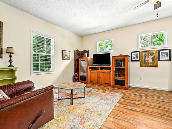 5th image of 4461 Sandhill Rd