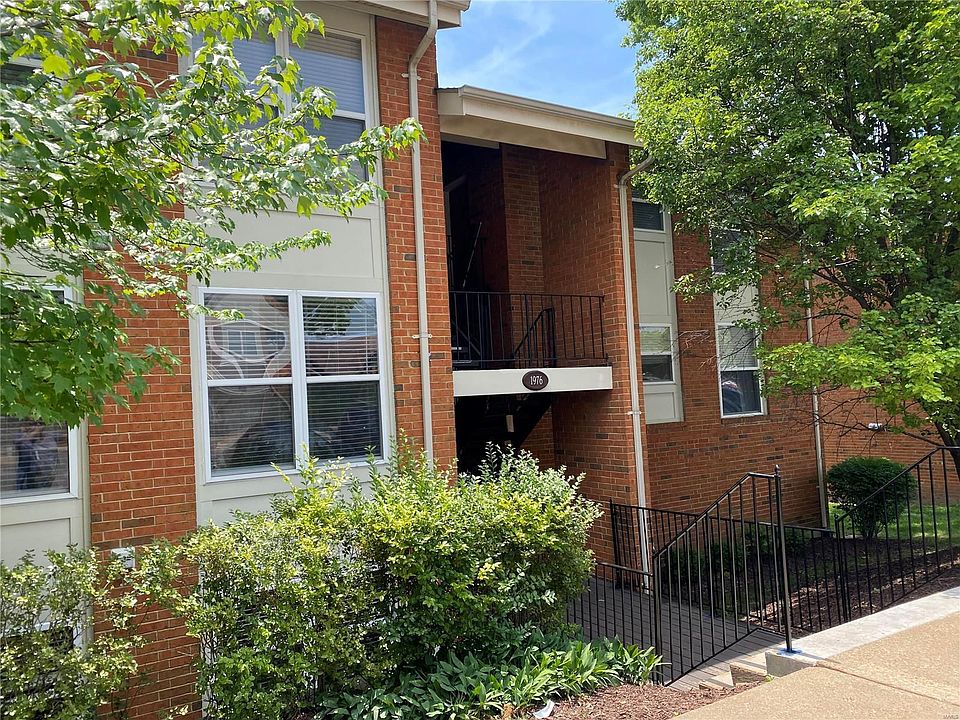 1st image of 1976 Greenglen Dr APT 303