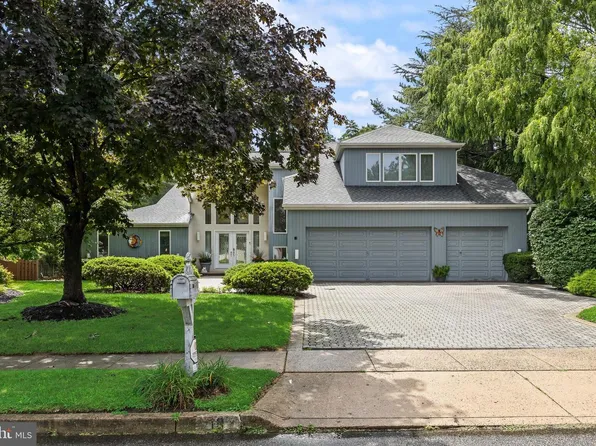 19 Bunning Dr, Voorhees, NJ 08043