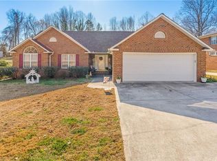105 Lake Dr, Trinity, NC 27370