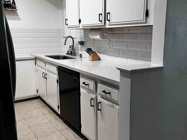 7307 Haskell Ave #12 — Photo 4