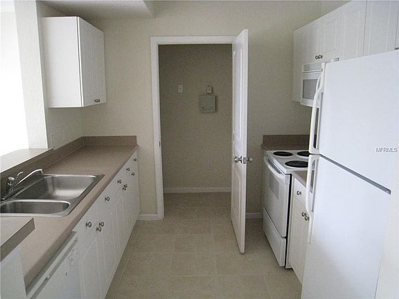 3rd image of 9404 Crescent Loop Cir APT 205