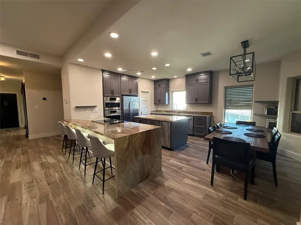 203 Kameha Dr, Galveston, TX 77554