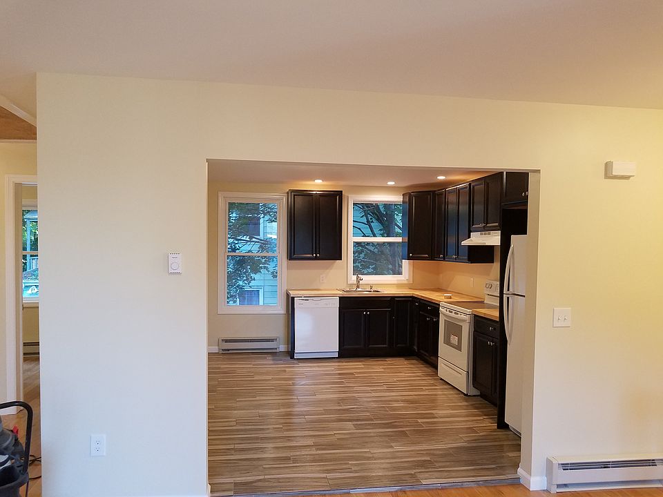 2nd image of 22 High St