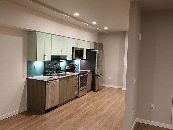 3rd image of 1085 103rd Ave NE APT 624