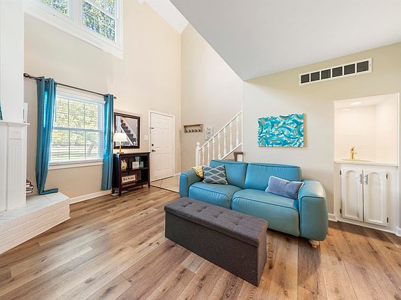 5th image of 618 Kingswood Dr