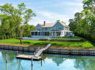 15 Old Point Rd, Quogue, NY 11959