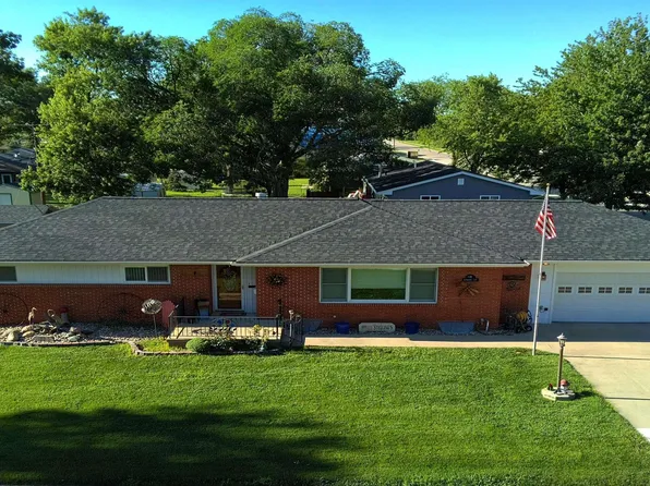 8 Arbor Ct, York, NE 68467