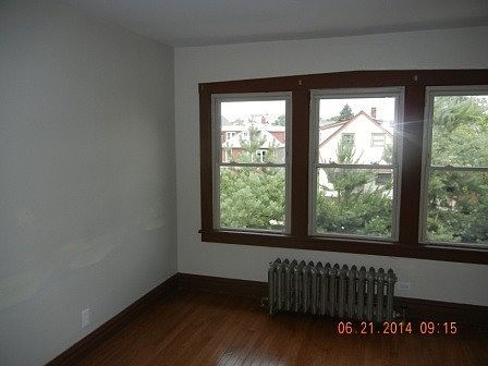 5th image of 12833 Winchester Ave