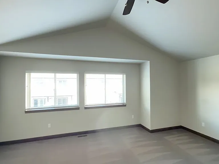 1300 Westwood Cir — Photo 4