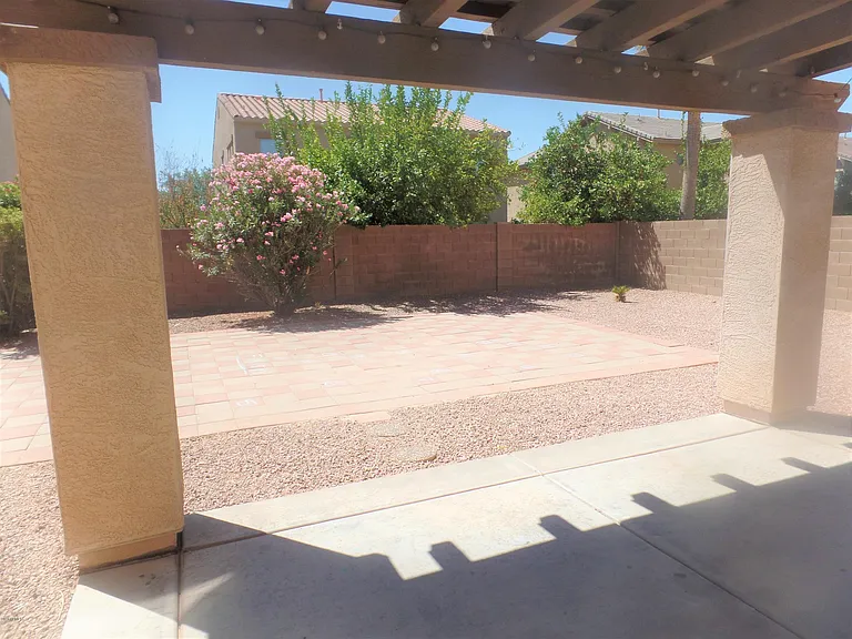 1281 E Hampton Ln — Photo 18