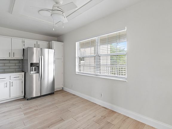 4th image of 4020 W Palm Aire Drive #402
