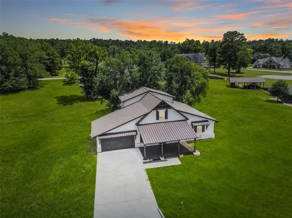 157 Wildwood Lake Drive, Huntsville, TX 77340