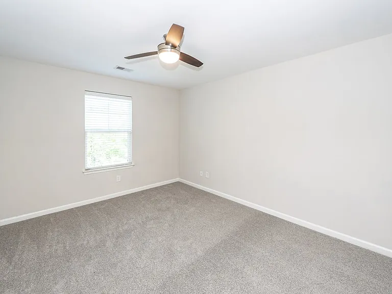 484 Truman Dr — Photo 14