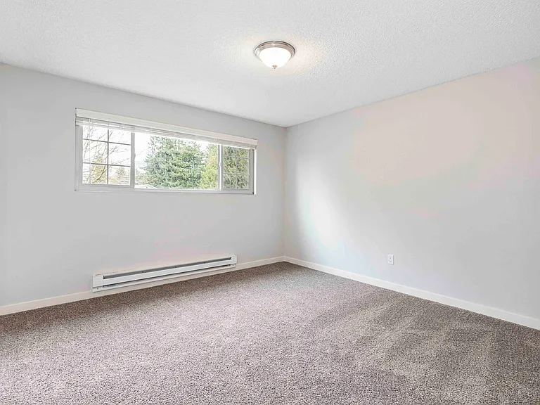 Cedars Apartments & Daffodil Court Townhomes — Photo 21